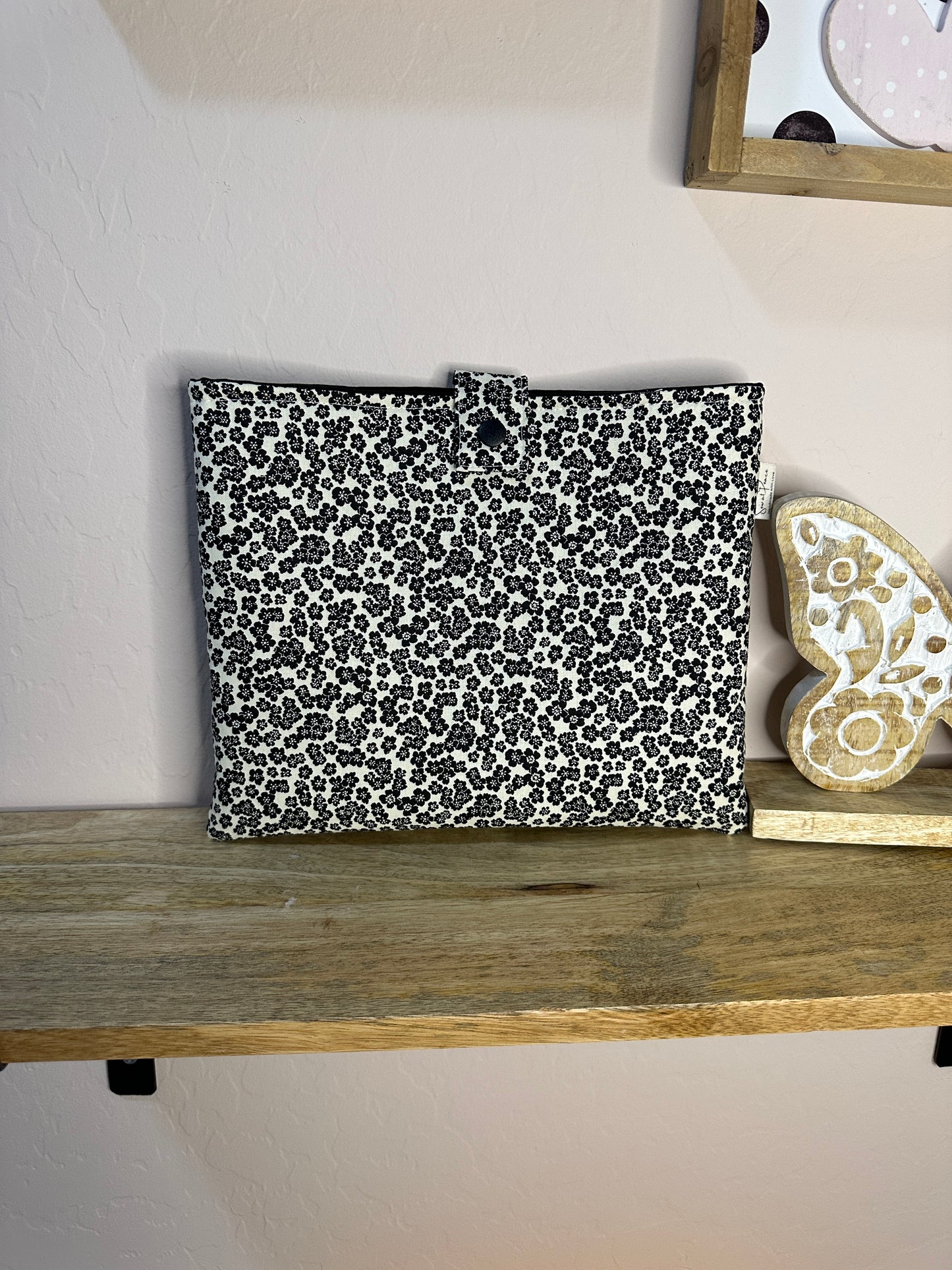 Book Sleeve with snap - Black Floral
