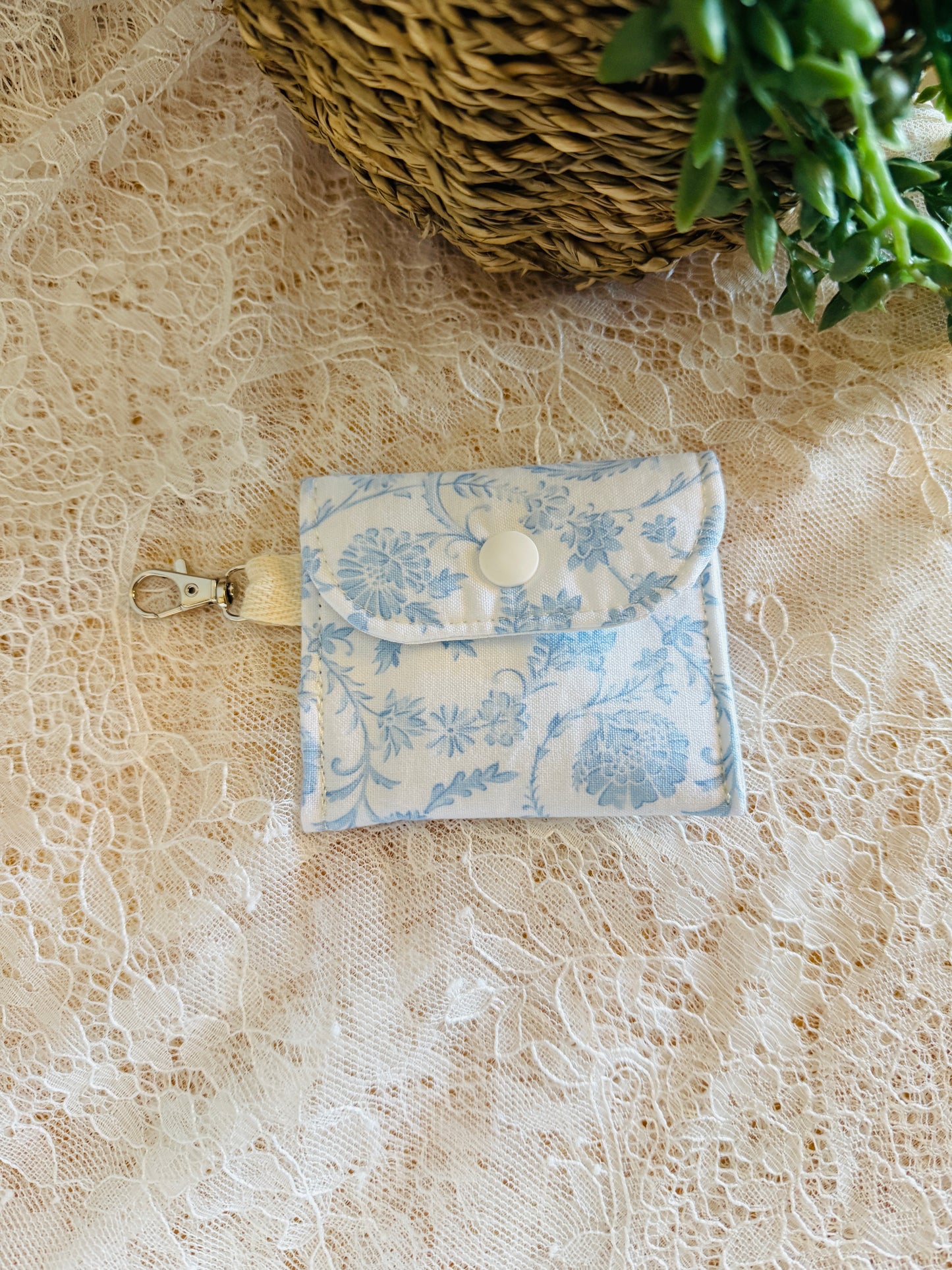 Earbud Holder with Clasp