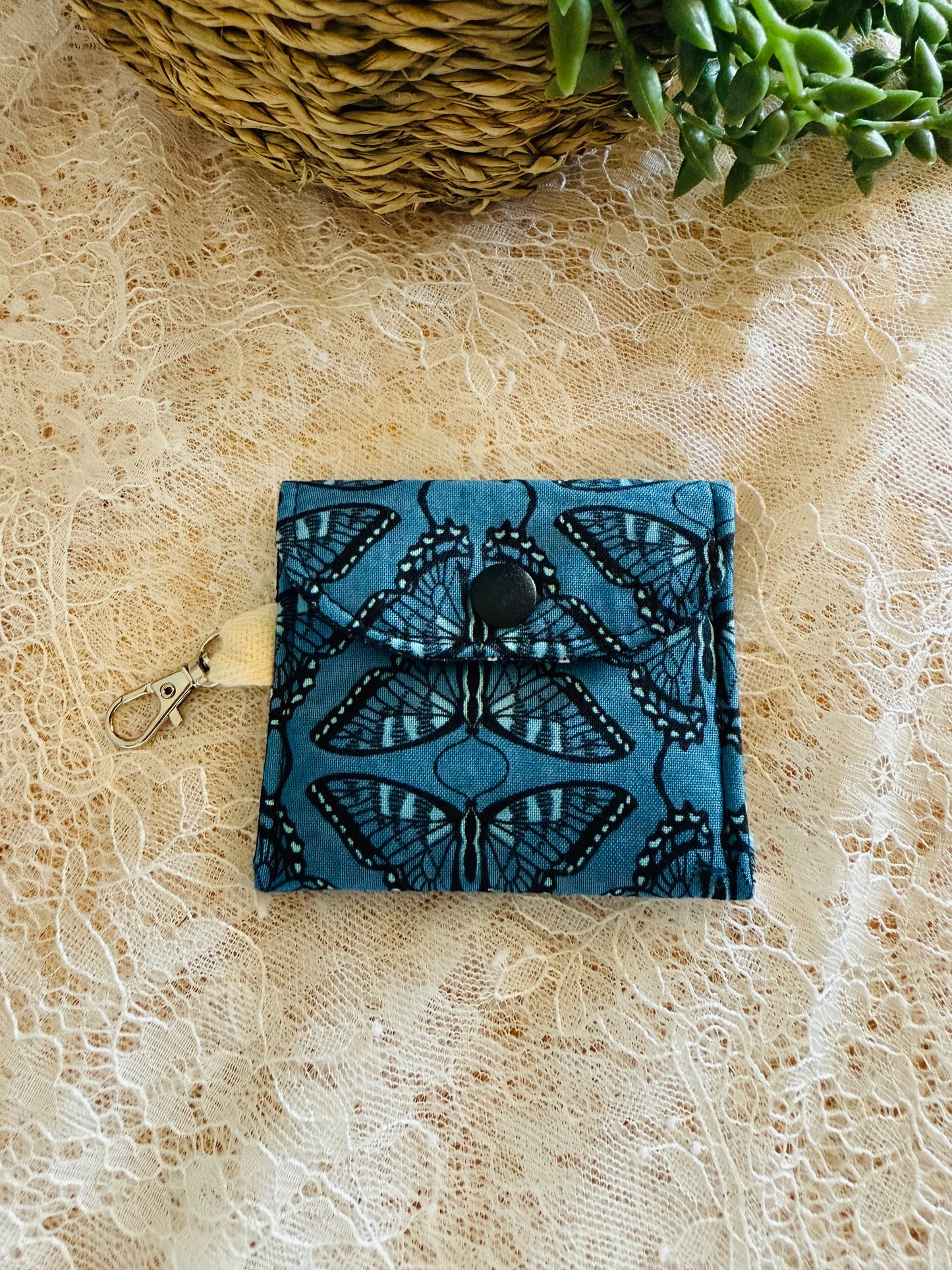 Earbud Holder with Clasp