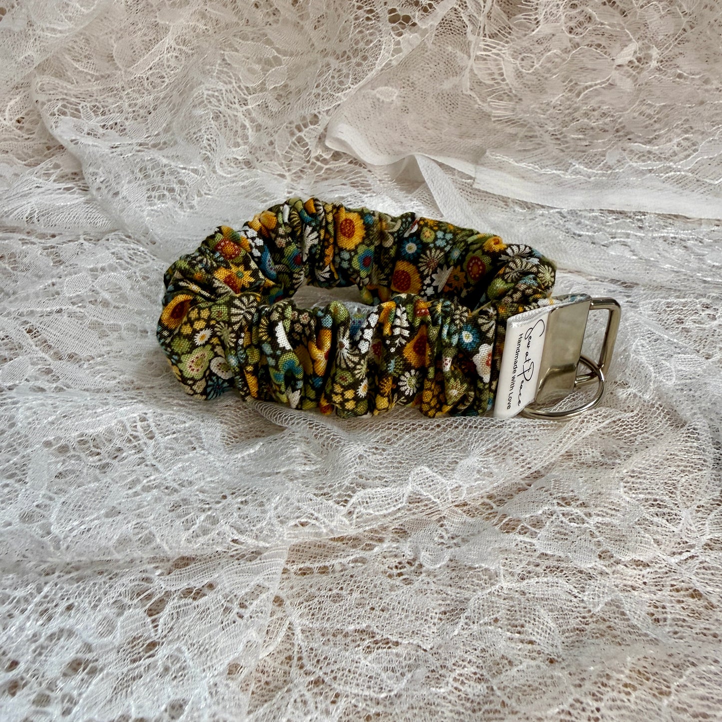 Scrunchy Wristlet - Hippie Green Floral