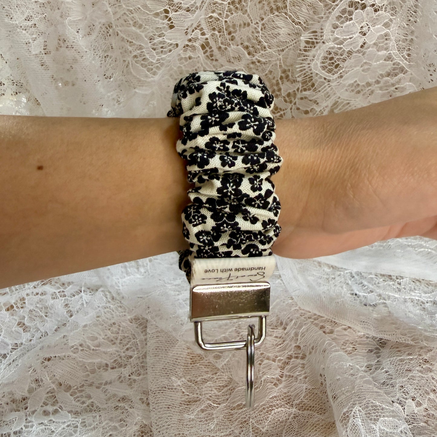Scrunchy Wristlet - Black Floral