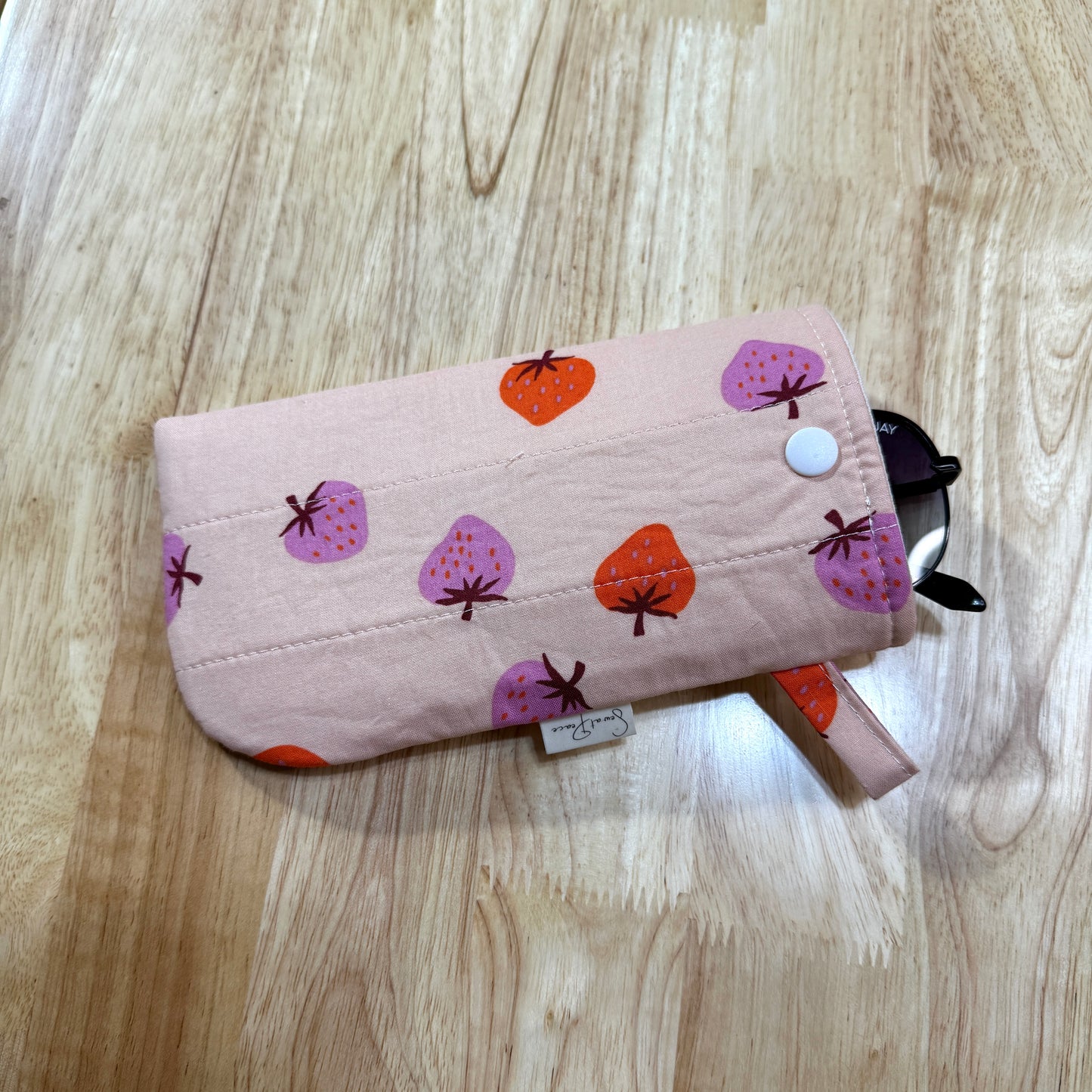 Eyeglass Case - Black Daisy