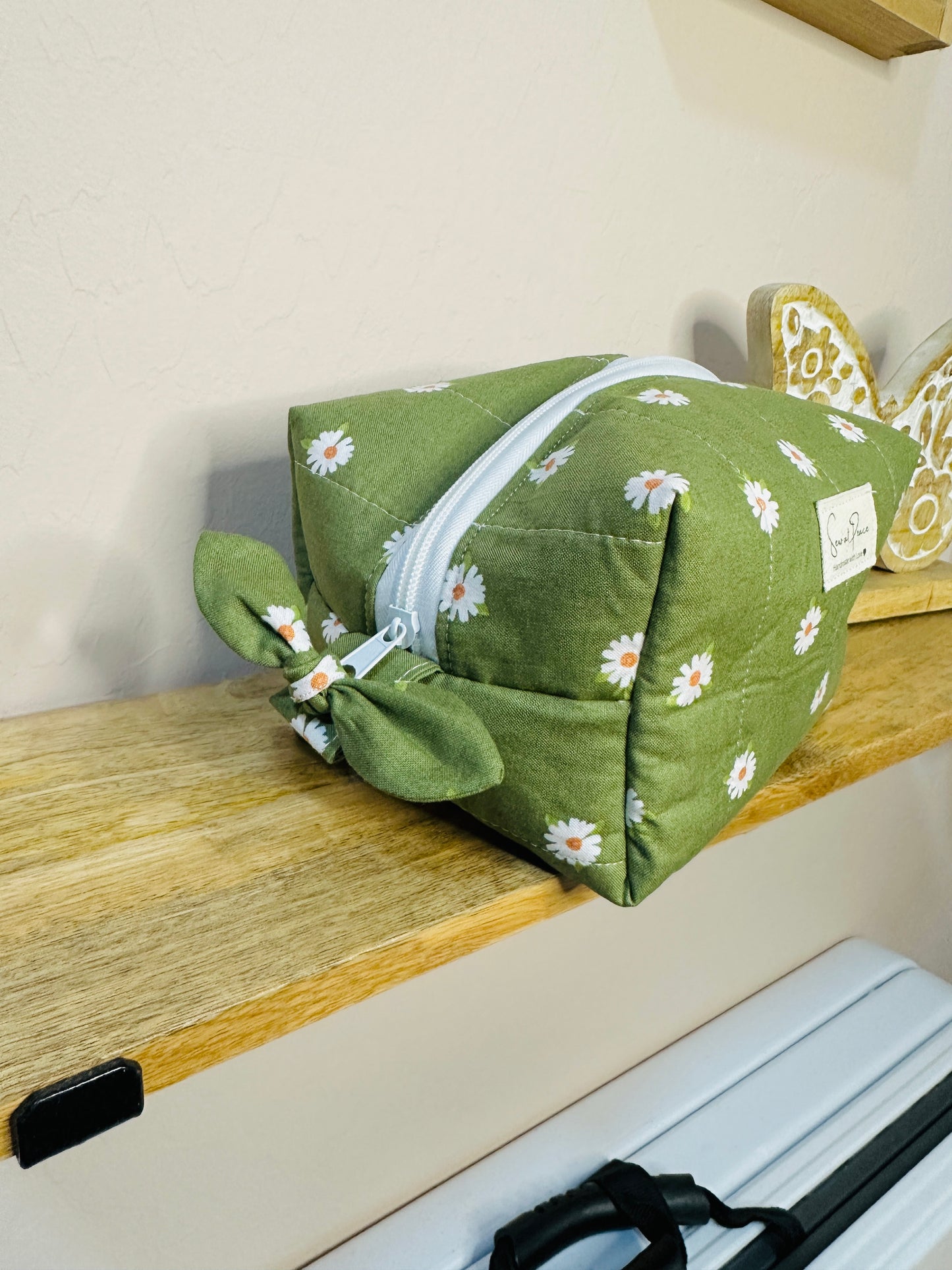 Makeup Bag/Boxy Pouches -Green Daisy