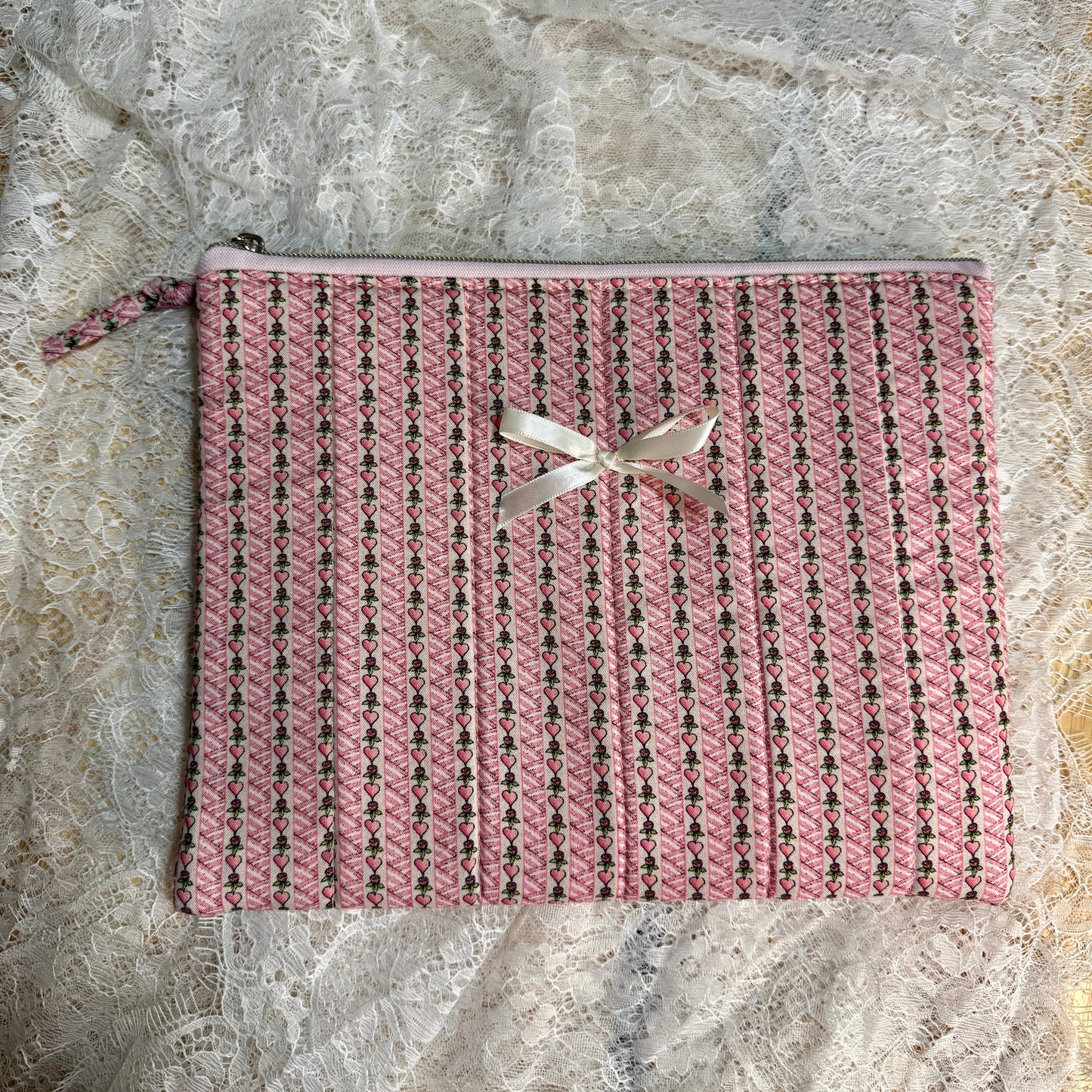 Tablet/iPAD Sleeve - Pink Hearts & Roses