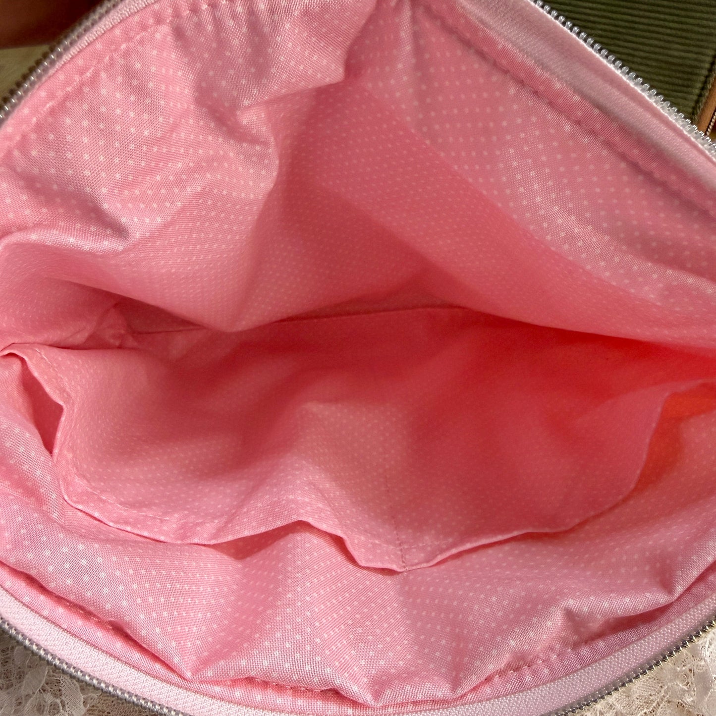 Tablet/iPAD Sleeve - Pink Hearts & Roses