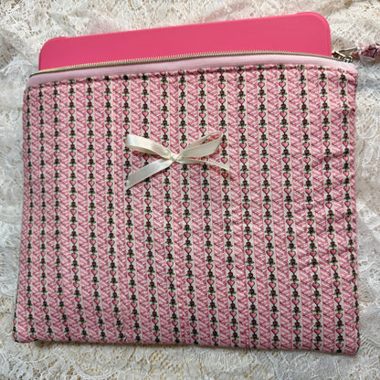 Tablet/iPAD Sleeve - Pink Hearts & Roses
