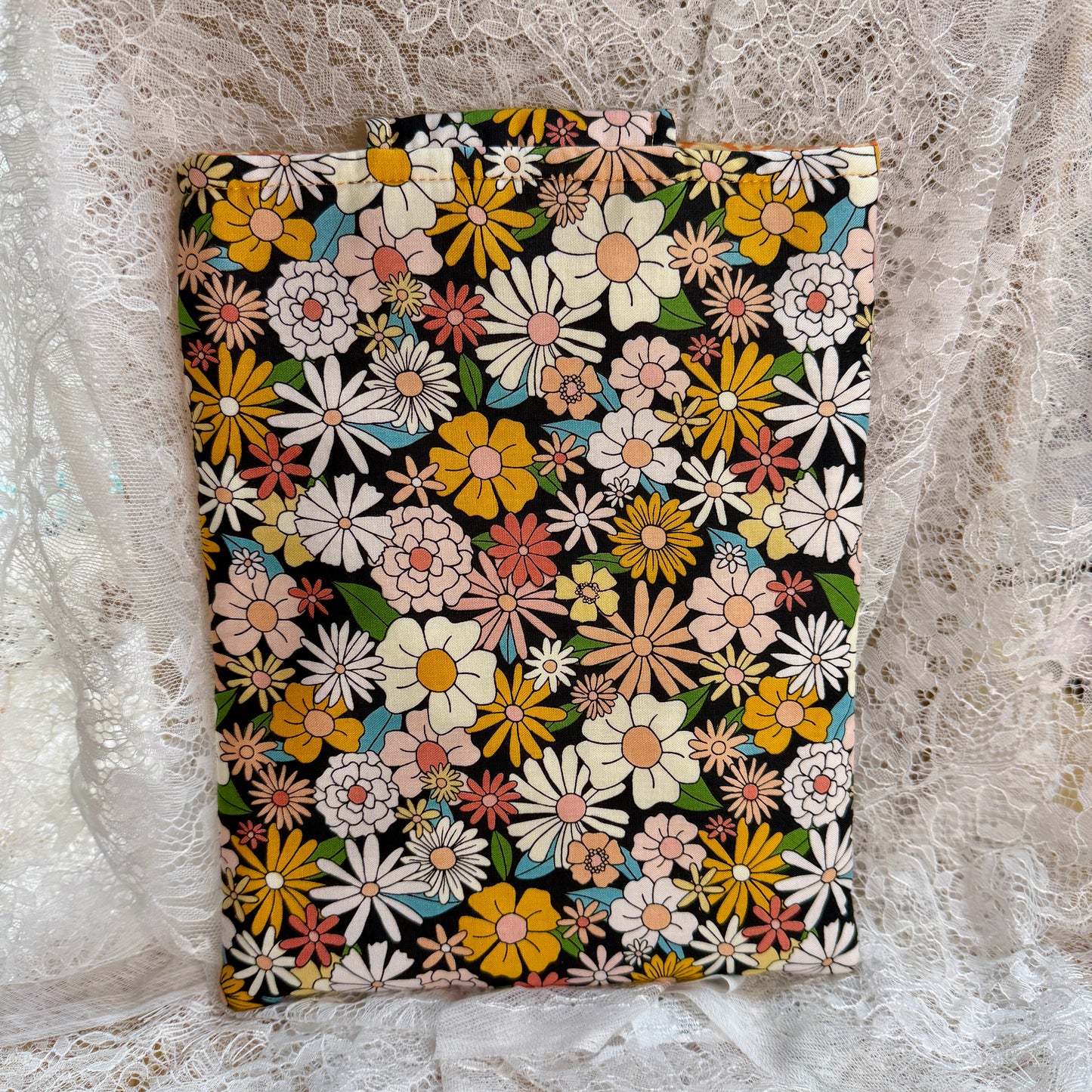 Book Sleeve with Pocket & Snap - Wild Daisies - Black