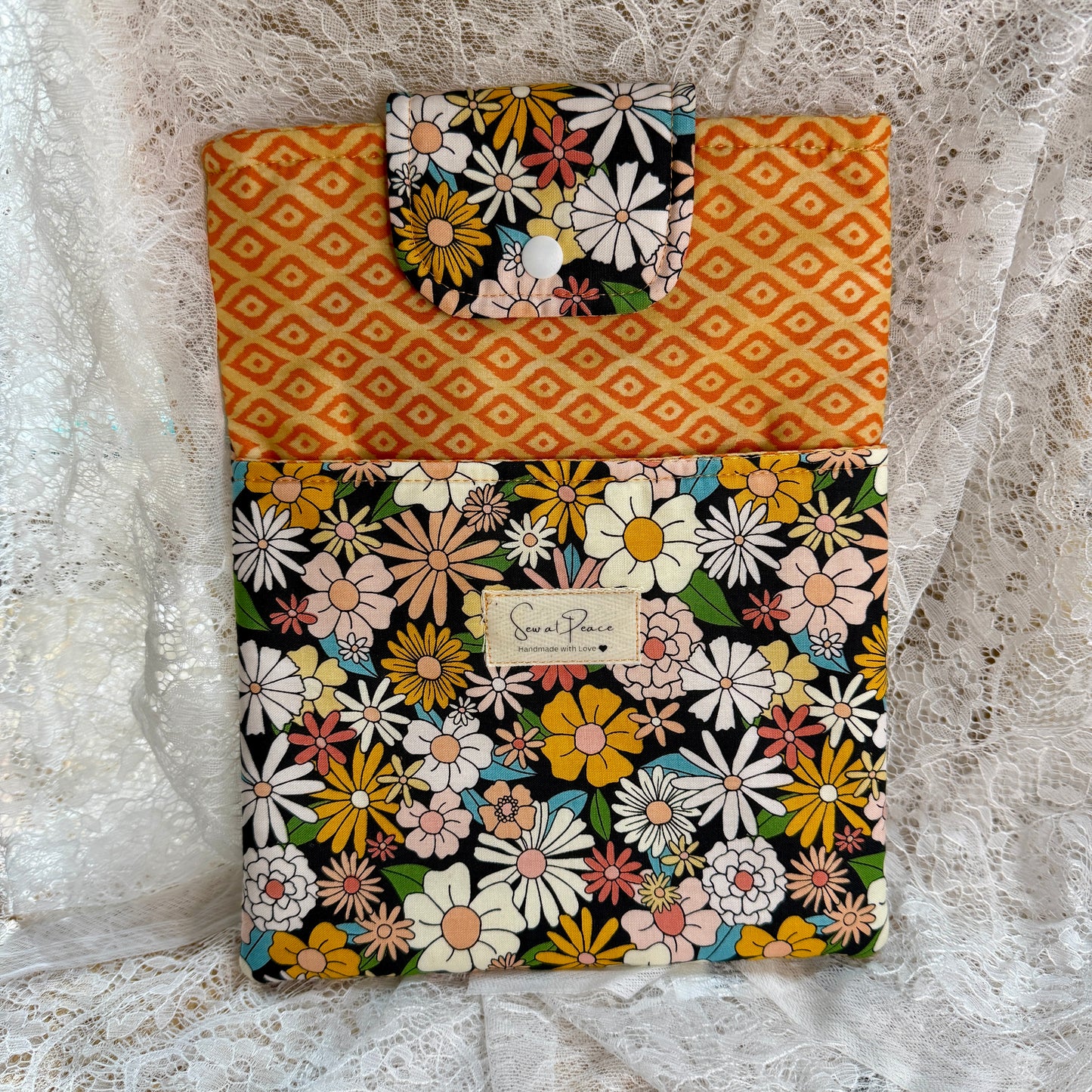 Book Sleeve with Pocket & Snap - Wild Daisies - Black