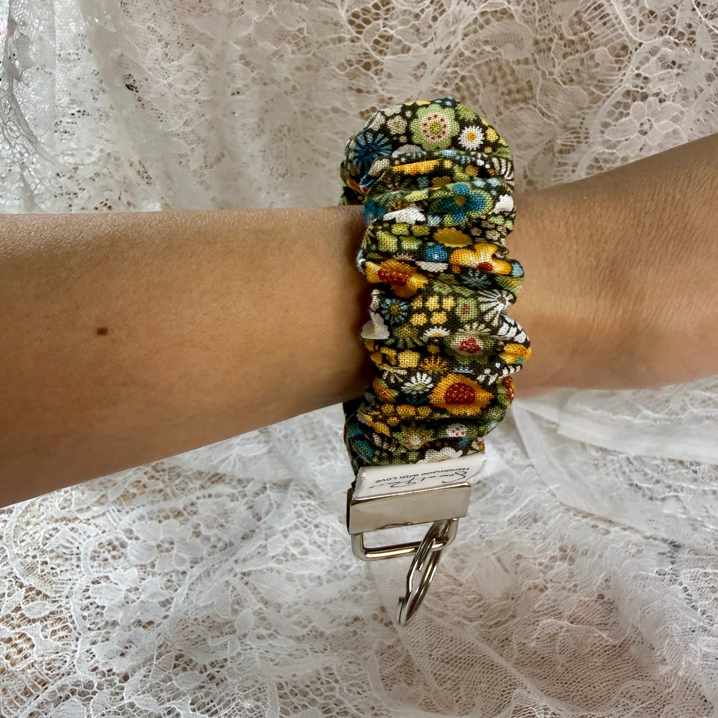 Scrunchy Wristlet - Hippie Green Floral