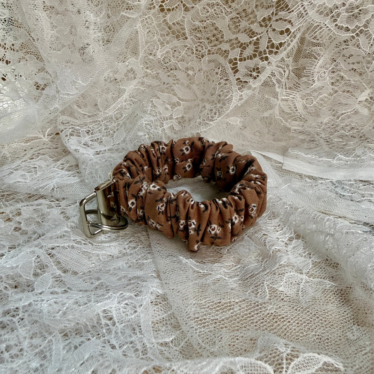 Scrunchy Wristlet - Brown White Floral