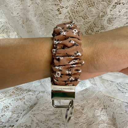 Scrunchy Wristlet - Brown White Floral