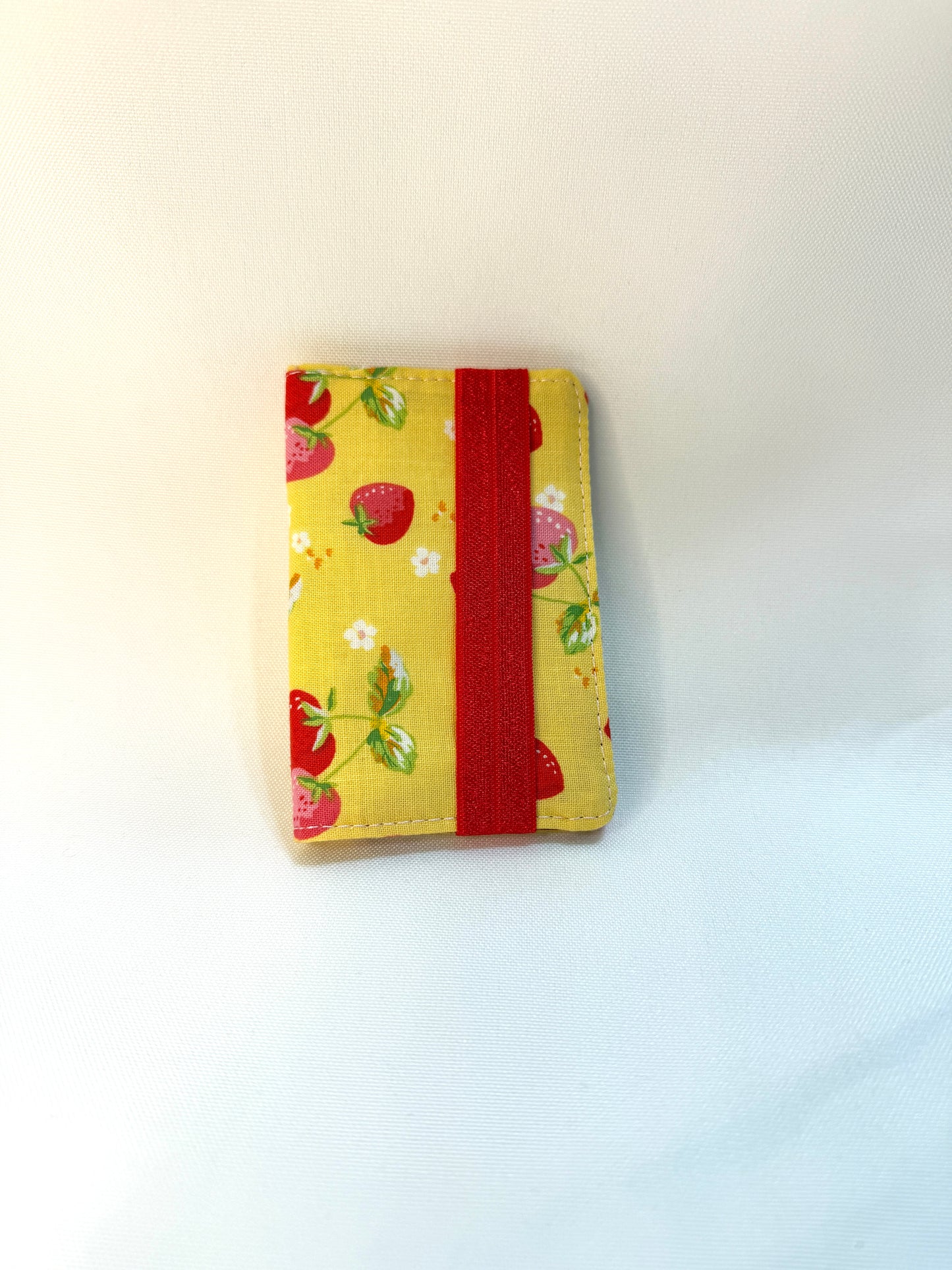 Card Wallet with elastic closure