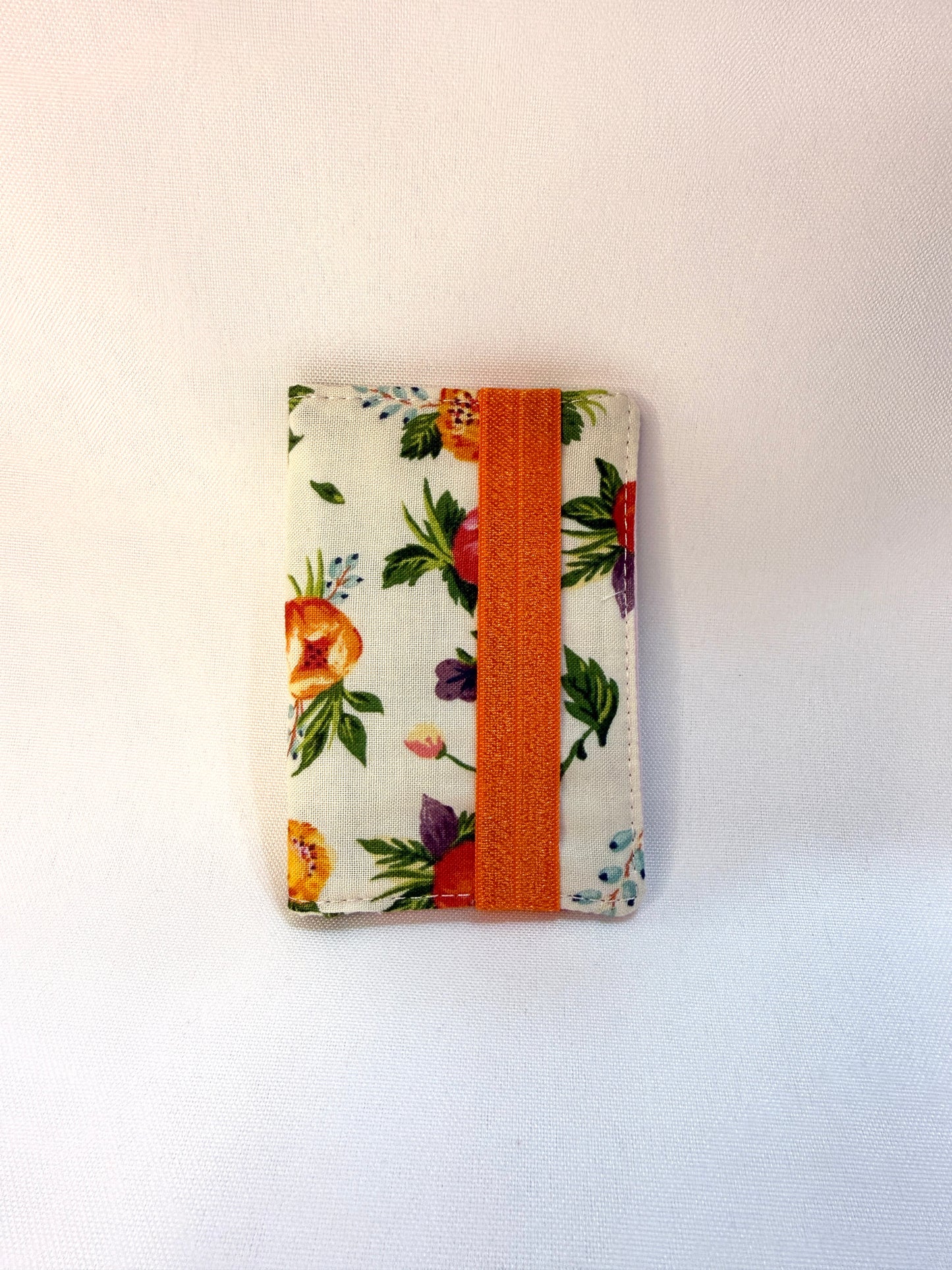 Card Wallet with elastic closure