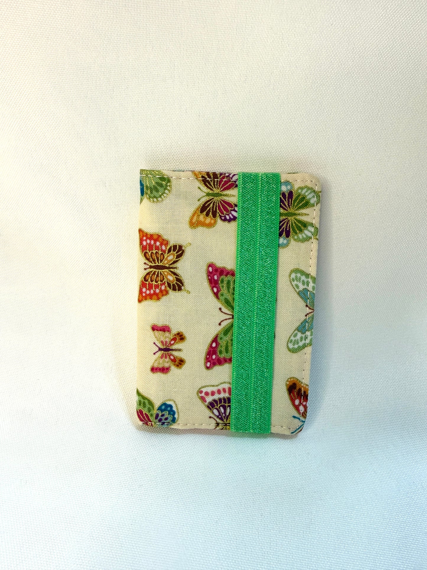 Card Wallet with elastic closure