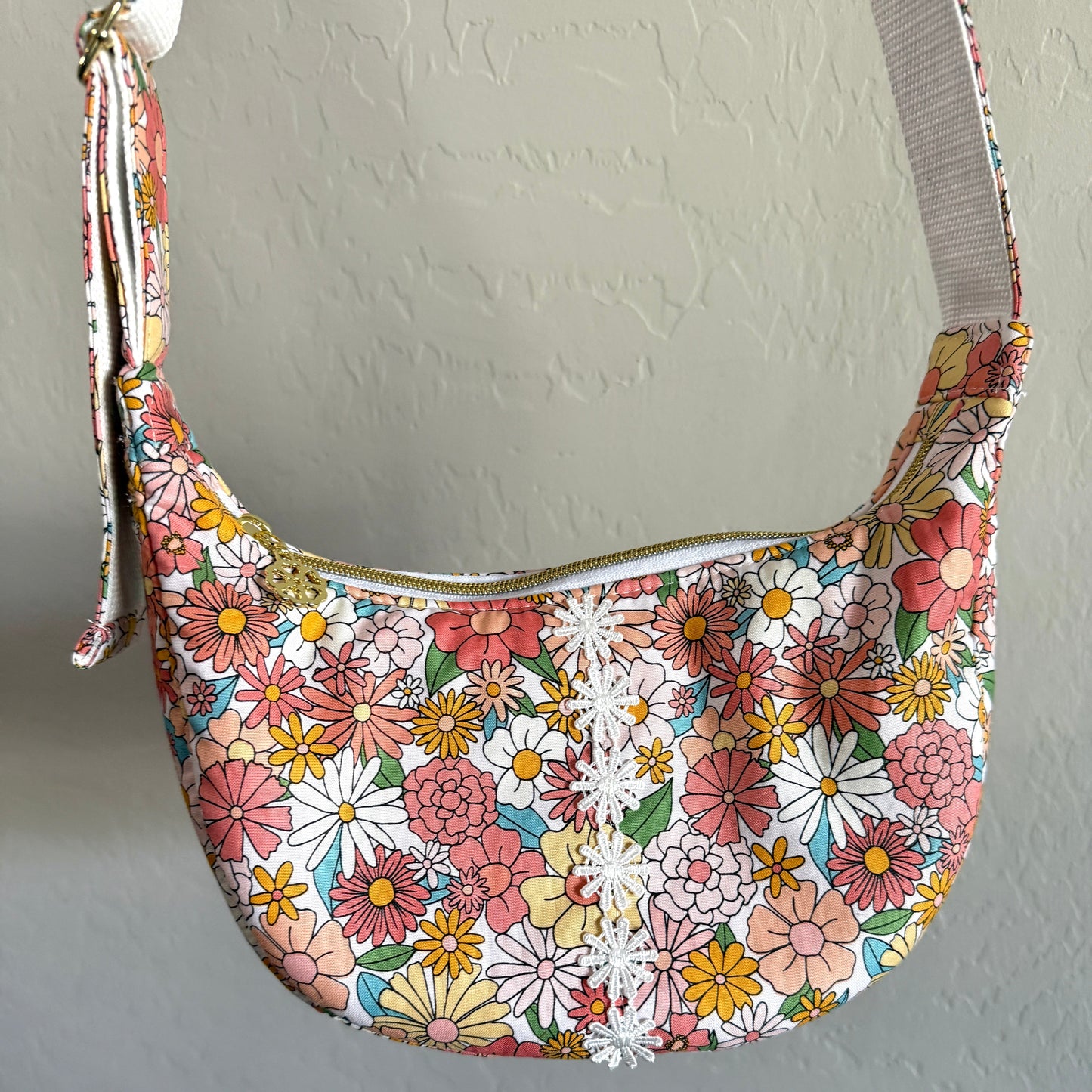Crescent Bag - Wild Daisies