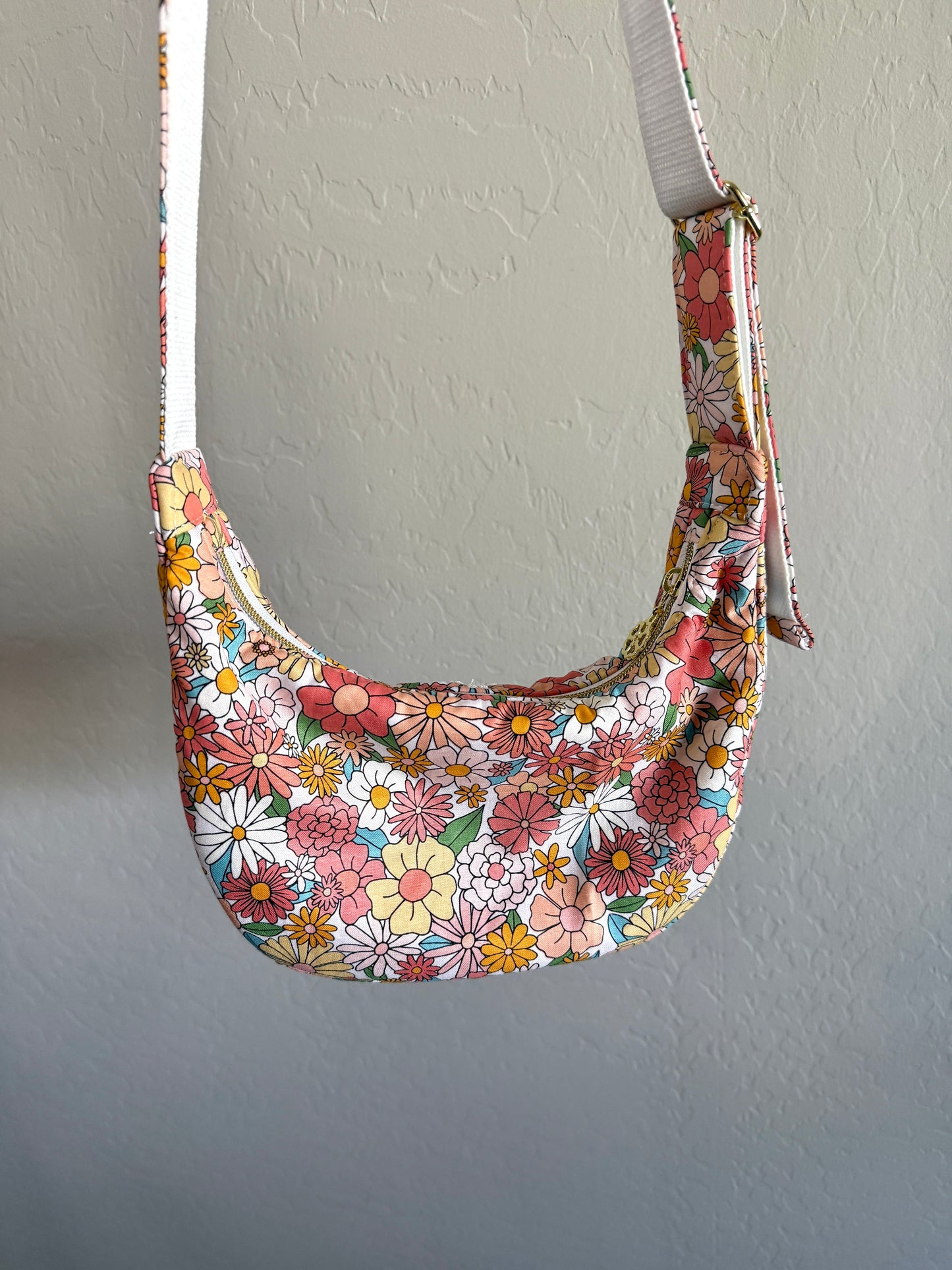 Crescent Bag - Wild Daisies