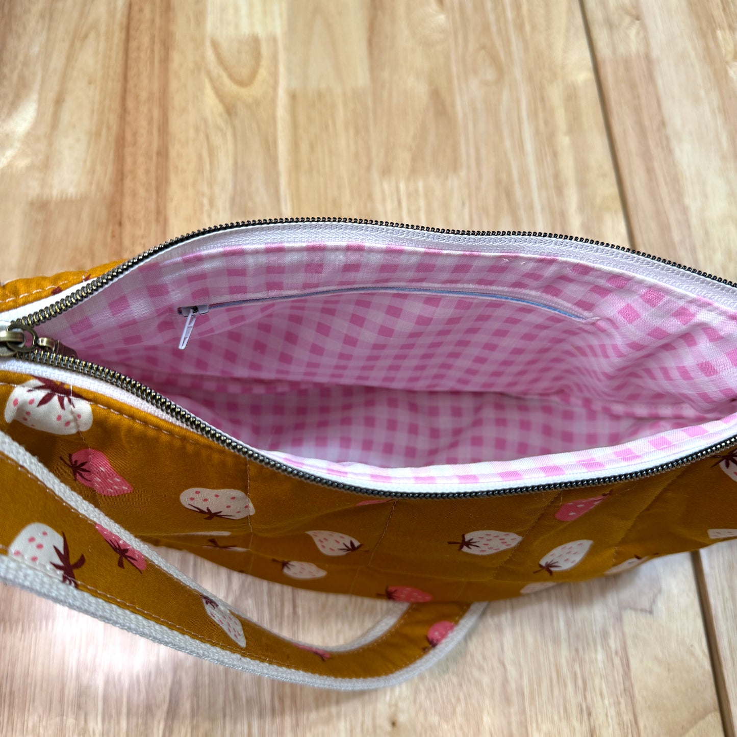 Crescent Bag - Butterscotch Strawberries